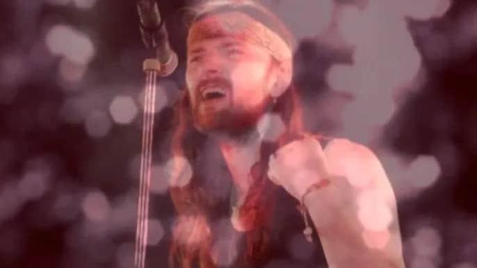 Przeżyj to sam - dowiedz się kto śpiewa ten kultowy protest song