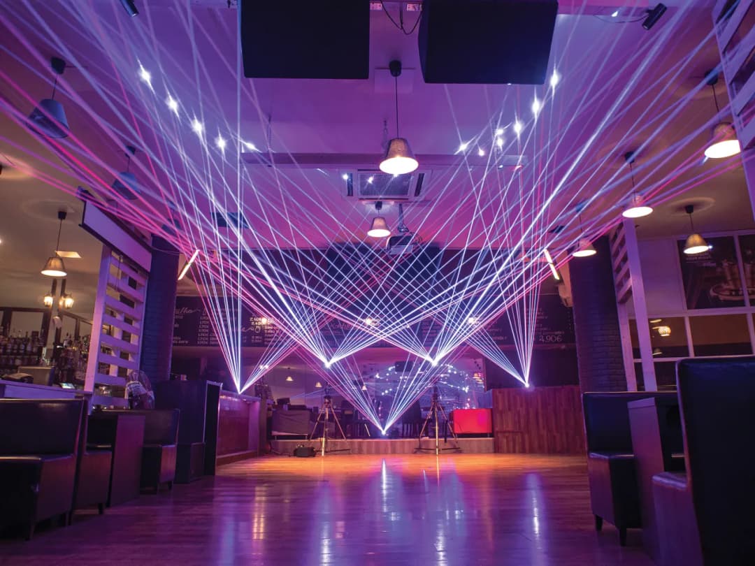 Najlepsze lasery estradowe: porównanie modeli i ich zastosowanie