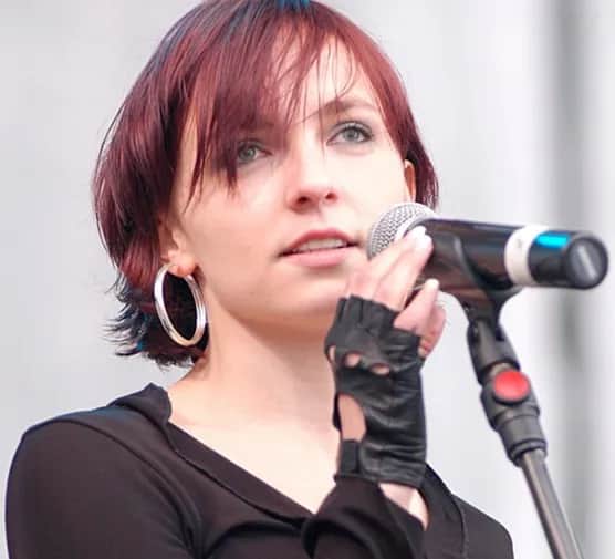 Kto śpiewa ty mnie miła ratuj: Vixen podbija TikToka przebojem Ne Rozumiju