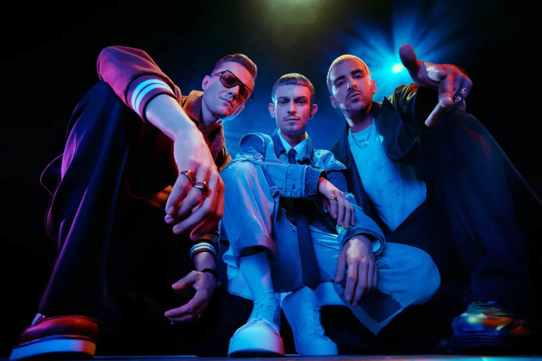 Kto śpiewa super moce i co sprawia, że ten utwór jest wyjątkowy?